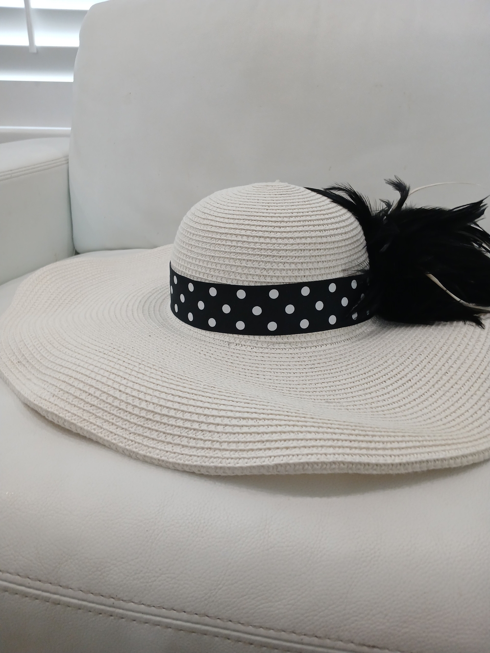 Women's White Wide-Brim Straw Sun Hat with Black Polka Dot Band And  Feathers